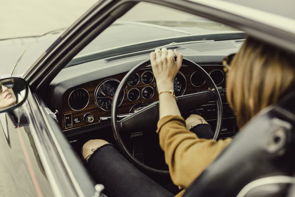 Se puede conducir un coche a nombre de un fallecido
