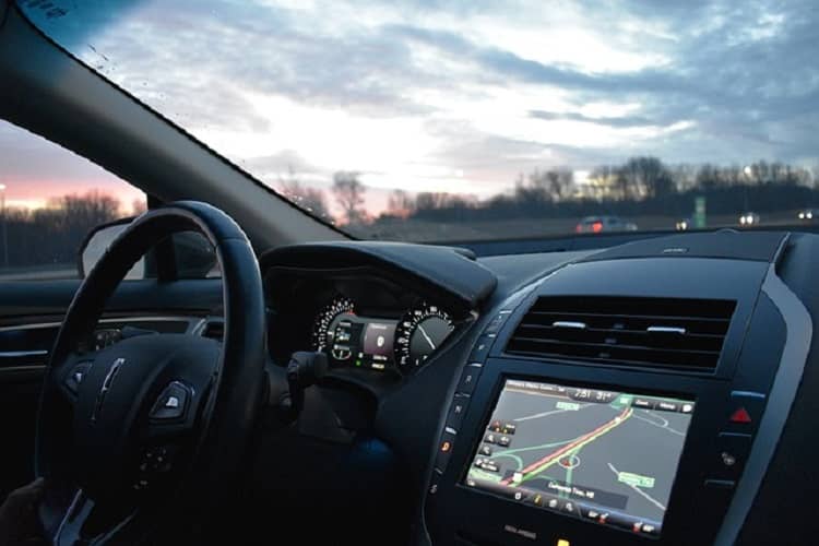 Los 5 beneficios de agregar un sistema de infoentretenimiento a tu coche