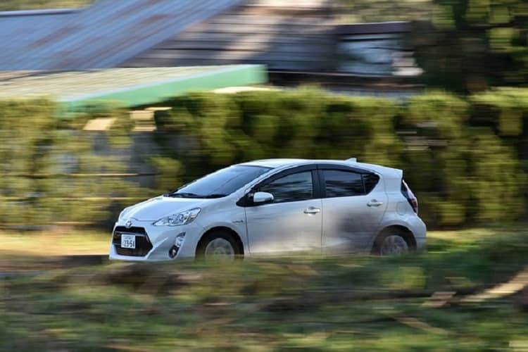 Los beneficios de conducir un coche híbrido