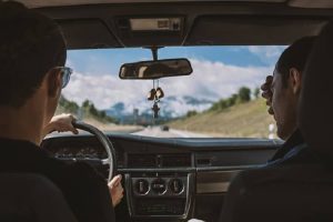Los desafíos de la conducción: cómo evitar el aburrimiento al volante